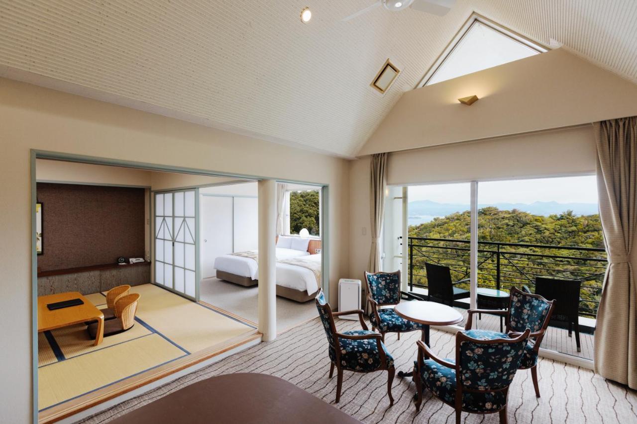 Infinito And Hotel